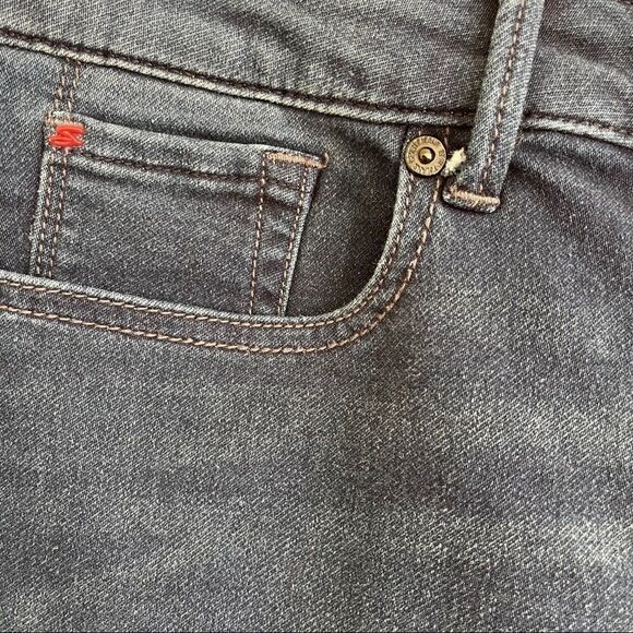 Seven 7 Medium to Dark Wash Bootcut Jeans, Size 4 - Picture 9 of 13